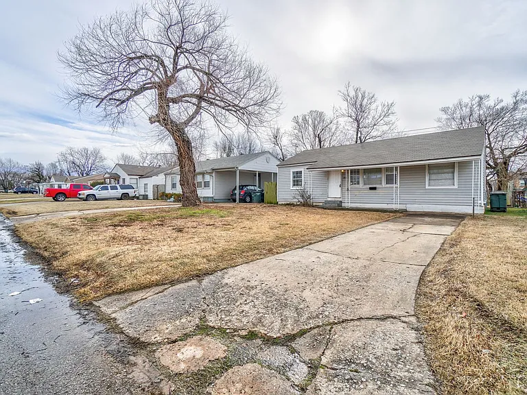 3900 Mallard Dr — Photo 3