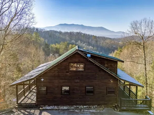 2428 Breezy Rd, Sevierville, TN 37876
