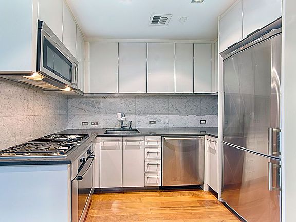 5th image of 58 Metropolitan Ave APT 2G