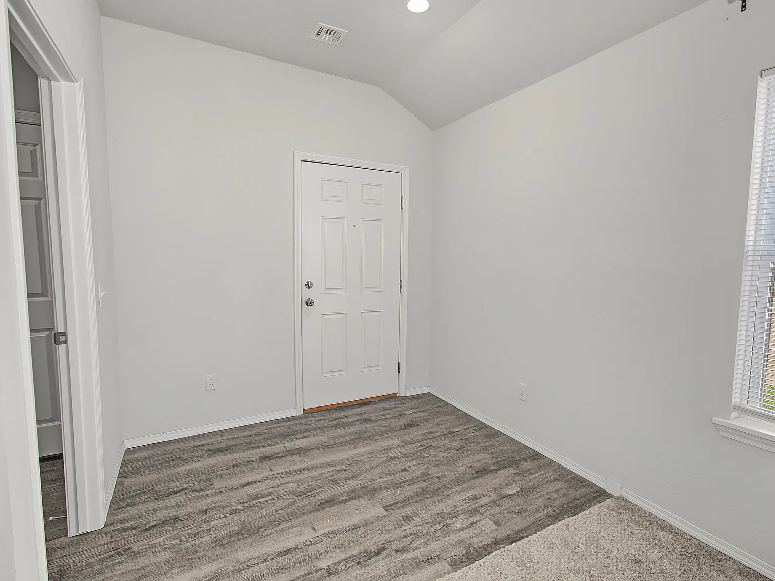 3 bed, 1260 sqft, $1,595 — Photo 3