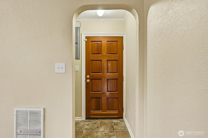 3rd image of 1002 N 10th Avenue
