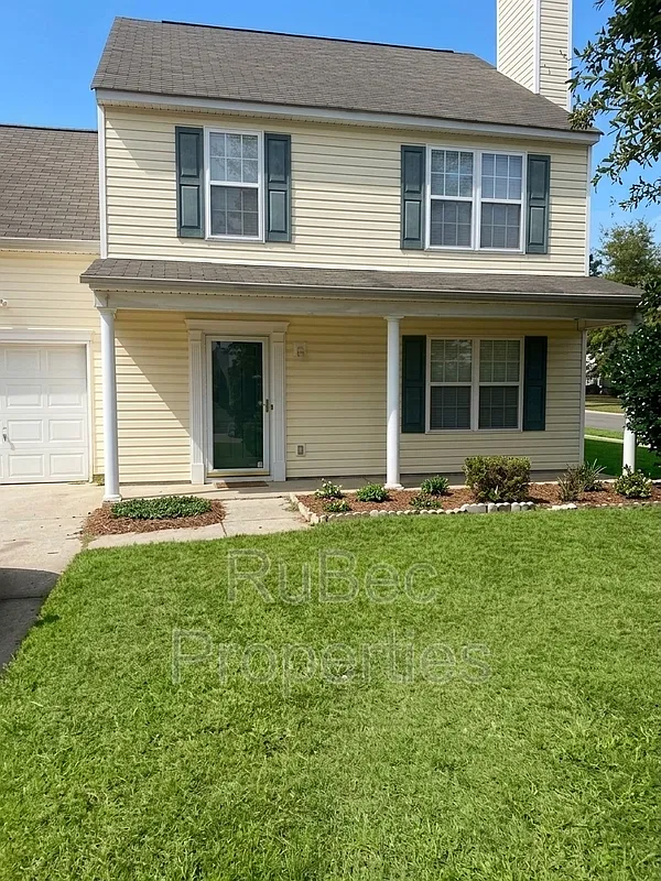 4 bed, 2.5 bath, 1656 sqft, $2,150 — Photo 1