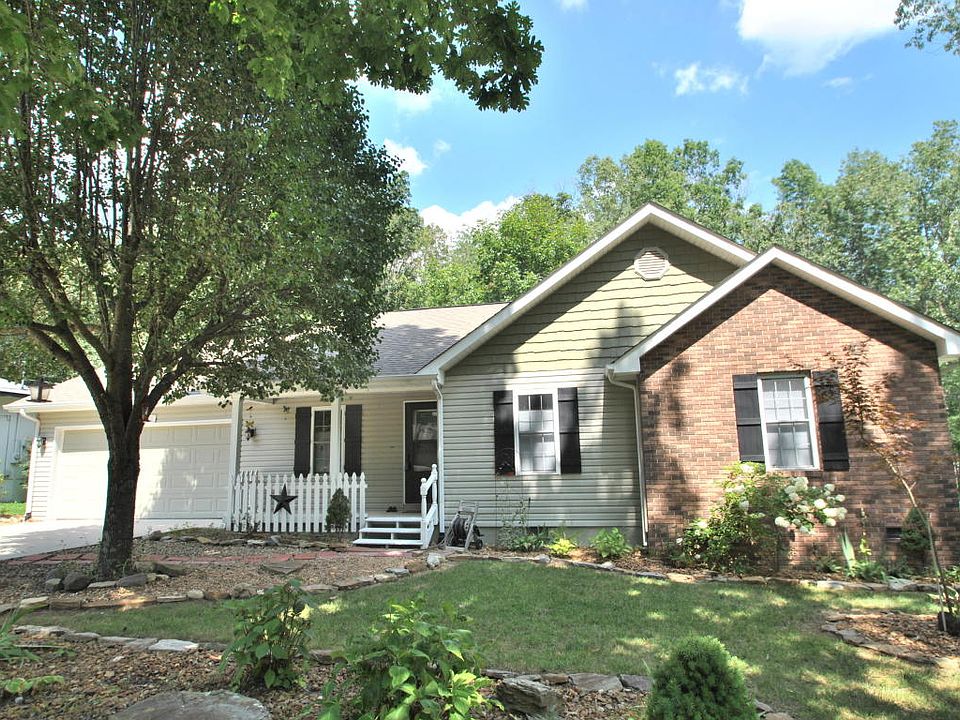 1st image of 27 Briar Ct