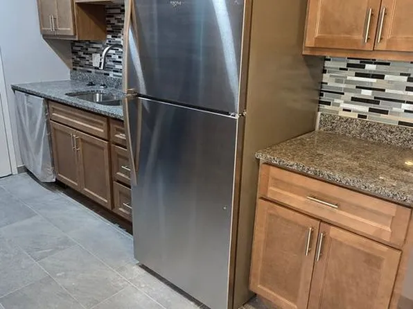 9882 Greenery Ct #E, Saint Louis, MO 63132