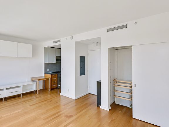 2nd image of 103 3rd St APT 4