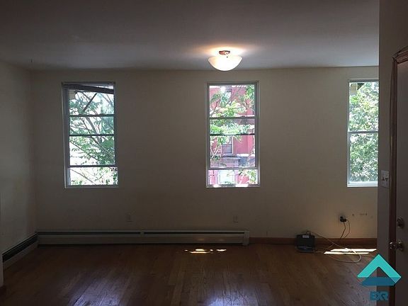 3rd image of 465 Lafayette Ave APT 2