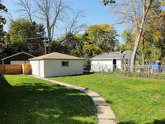 3rd image of 4893 N Navajo Ave