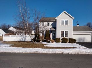 3 Granite Ln, Troy, NY 12180