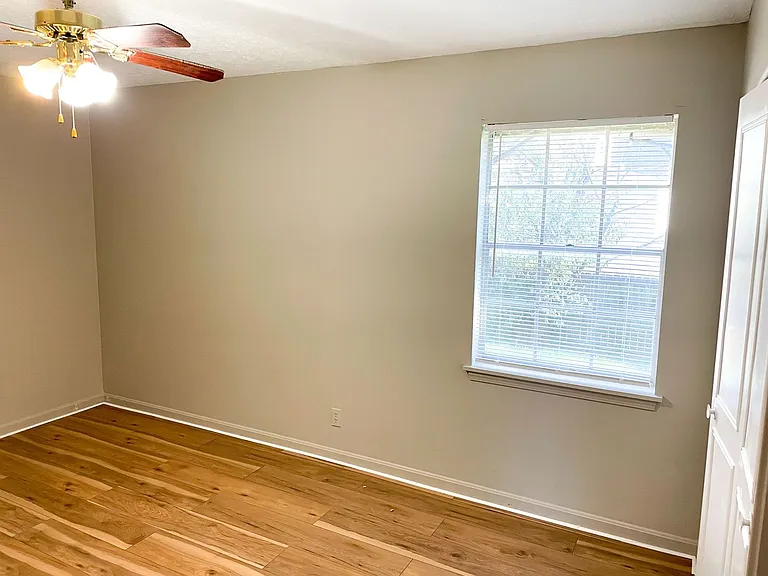 4800 Southern Parkway/602 & 604 Bluegrass Pkwy — Photo 9