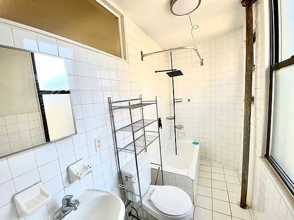 5th image of 177 Maujer St #3RR
