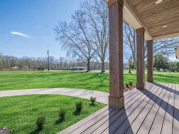 4th image of 1209 County Line Rd