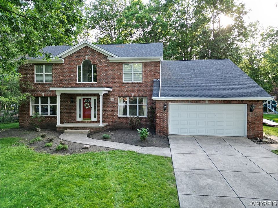 1st image of 200 Deerwood Ln