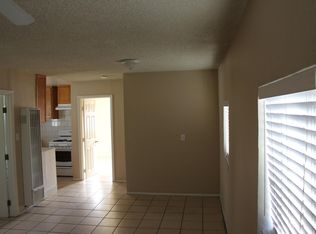 7606 1/2 S Main St, Los Angeles, CA 90003