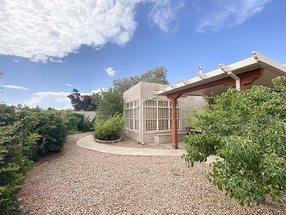 3rd image of 4520 Miramar Dr NW