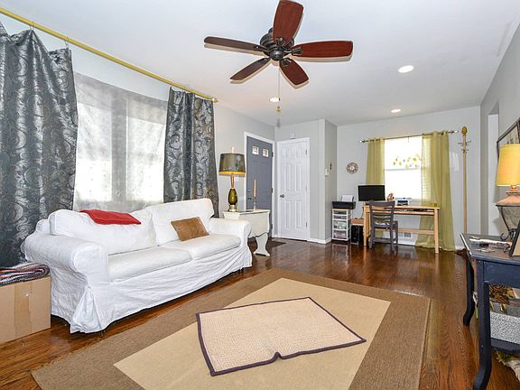 3rd image of 25 Richard Ave