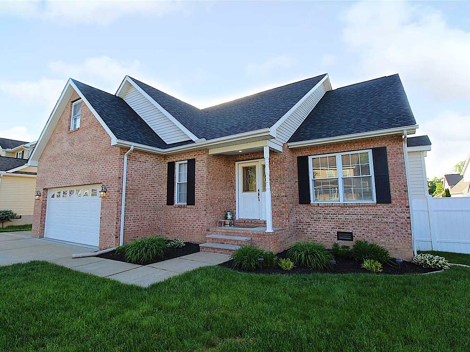 1st image of 455 Pebble Creek Dr
