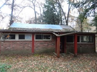 111 Venango Trl, Slippery Rock, PA 16057