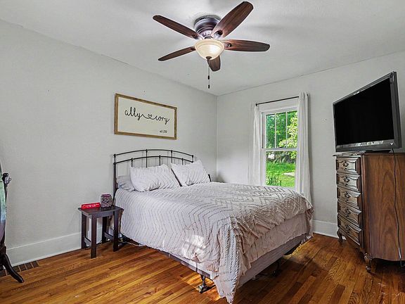 5th image of 20 Langley Rd E
