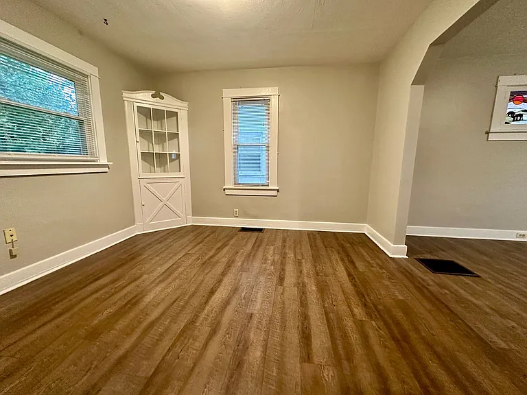 1828 Hazel Ave — Photo 4