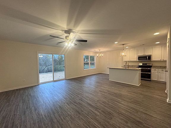 3rd image of 2225 Dartmouth Dr