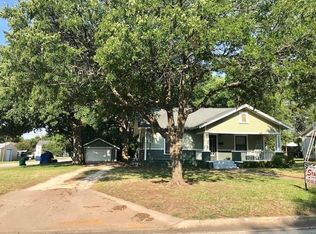 410 Denison St, Nocona, TX 76255