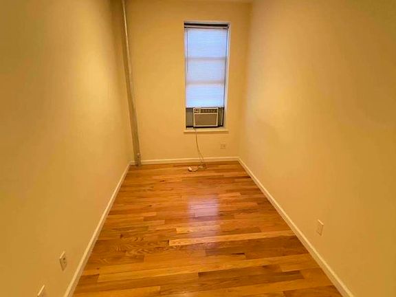 4th image of 190 Wadsworth Ave APT 30
