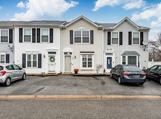 226 Fieldstone Ln, Newark, DE 19702