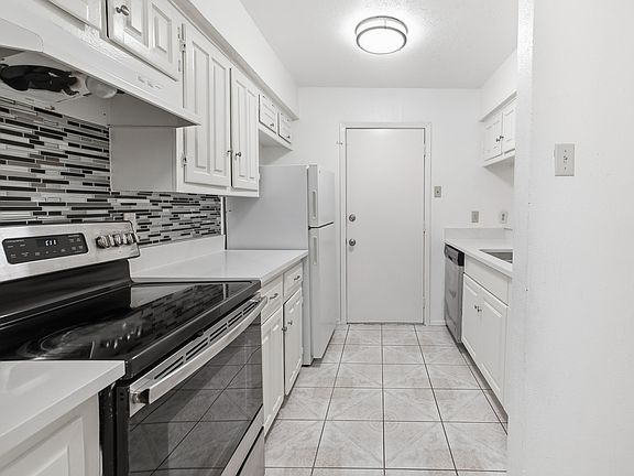2nd image of 334 Valley Park Dr