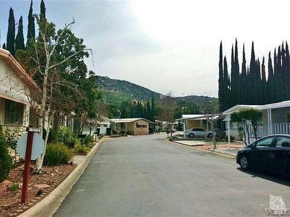 Street view, which demonstrates beautiful mountain views.