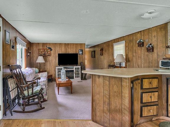 3rd image of 3069 Maple Dr