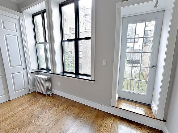 4th image of 7 E 75th St APT 4C