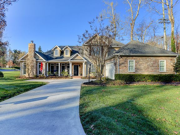 2nd image of 801 Vista Oaks Ln