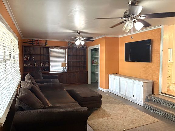 3rd image of 406 Patrick Pl
