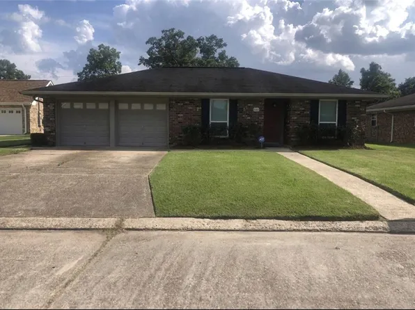 140 Magnolia Dr, Belle Chasse, LA 70037