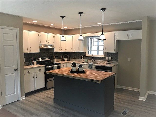 2nd image of 203 Rolling Ridge Dr