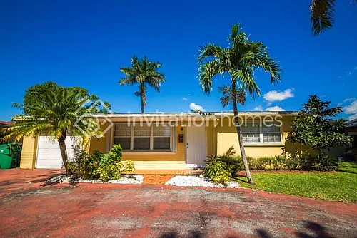 9413 SW 53rd St Photo 1