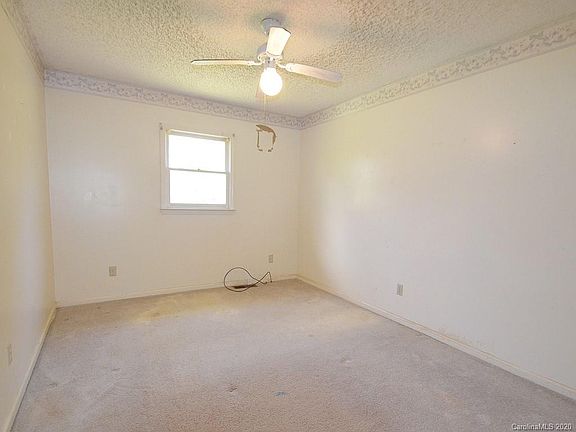 2nd image of 1155 River Hill Trl