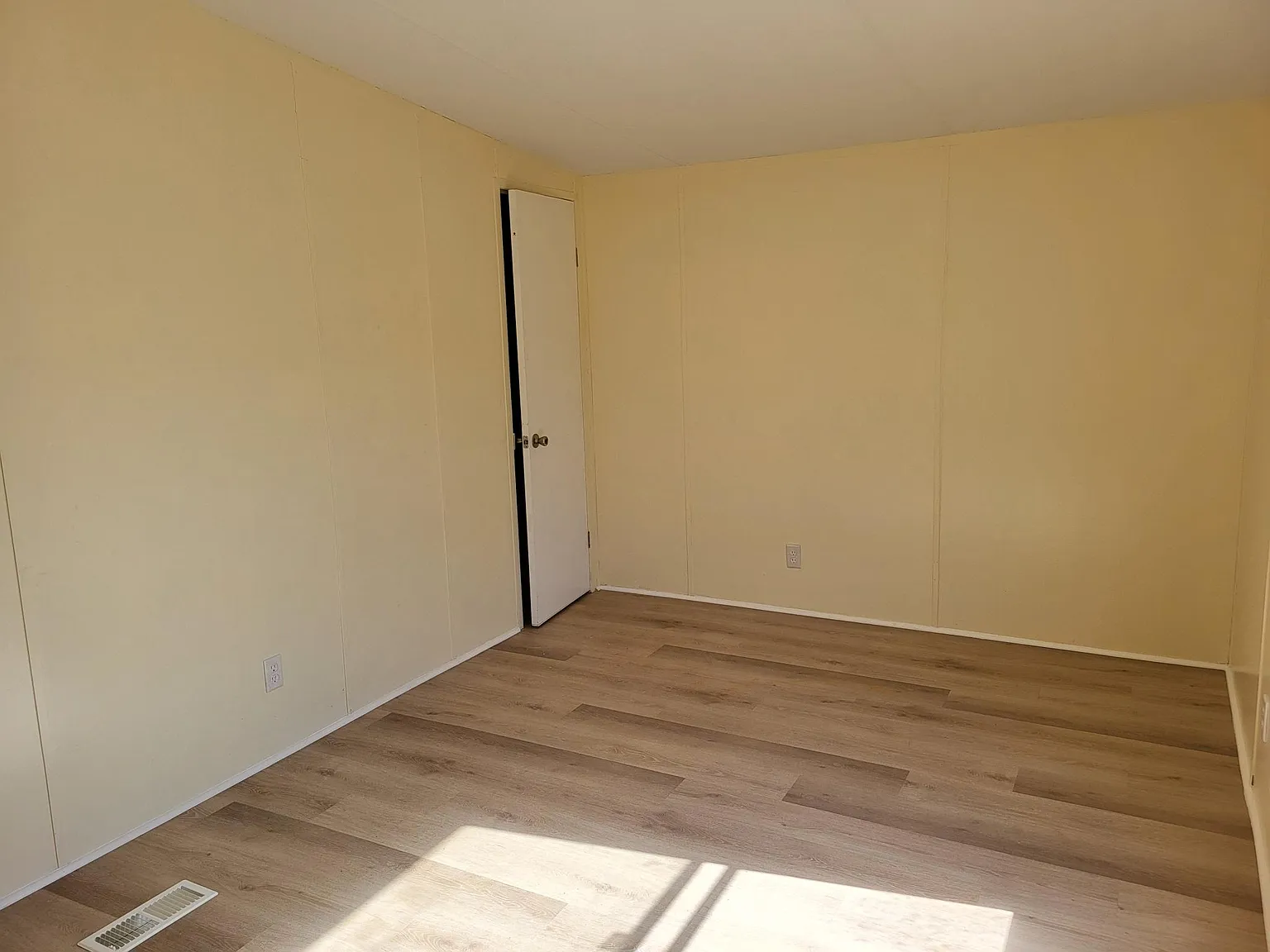 3 bed, 1216 sqft, $1,350 — Photo 2