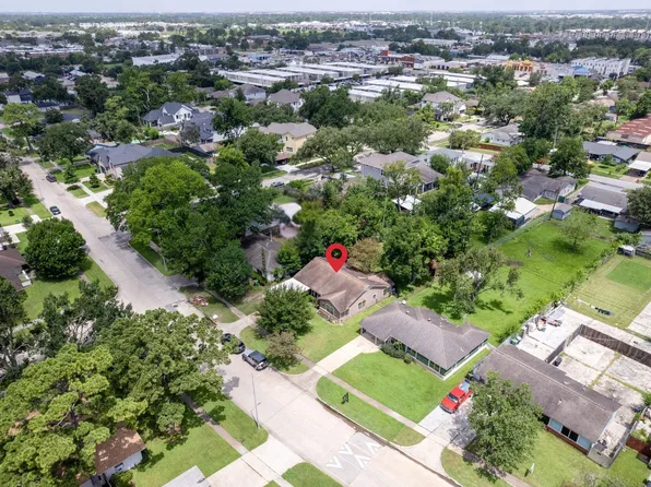 8514 Montridge Dr, Houston, TX 77055