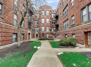 1048 W Catalpa Ave APT 2, Chicago, IL 60640