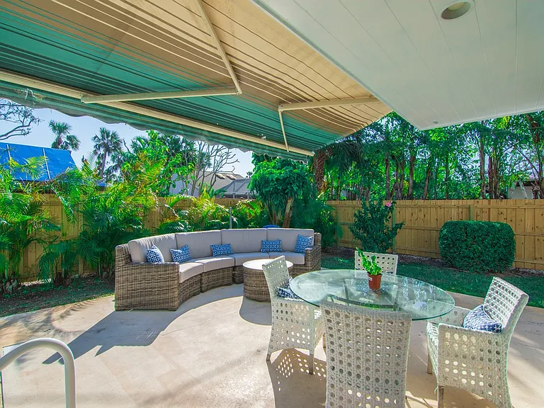 610 Honeysuckle Ln — Photo 29