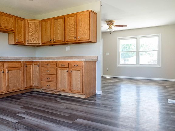 4th image of 1363 Omard Dr