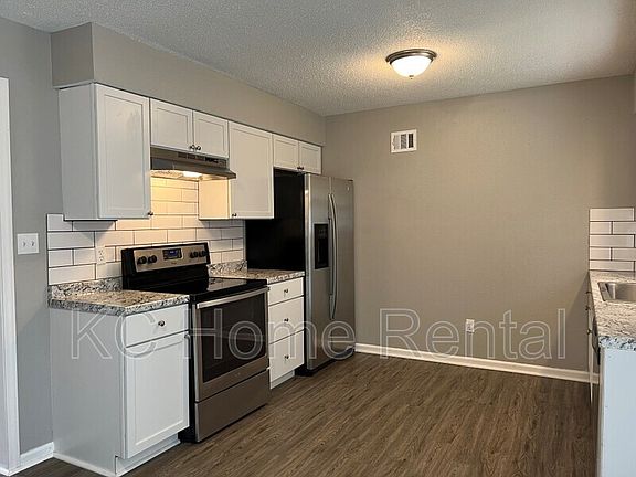 3rd image of 8924 Armstrong Ave