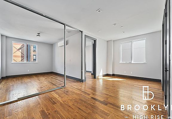 4th image of 1461 Gates Ave #2R