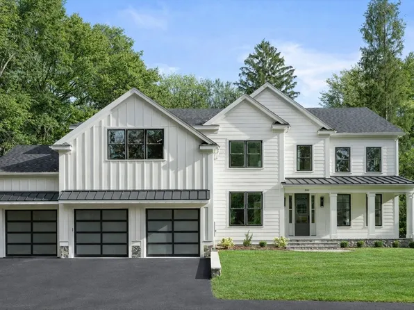 201 Lowell Rd, Wellesley, MA 02481