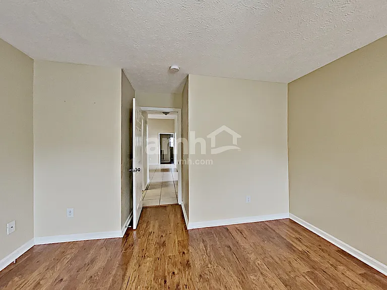 201 Fox Hunt Ln — Photo 8