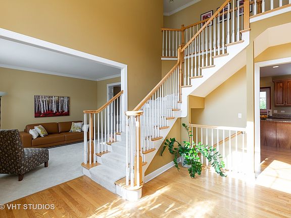 2nd image of 906 Sunrise Dr