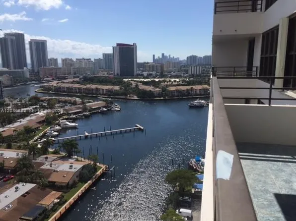 2500 Parkview Dr APT 2004, Hallandale, FL 33009