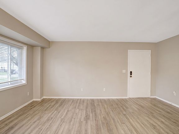 5th image of 3200 S 28th St APT 204