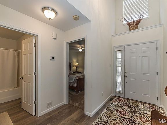 4th image of 807 Elaine Dr